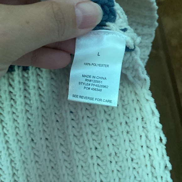 SOLD Pink Rose Women’s Cropped Chenille Sweater size large - Picture 3 of 6